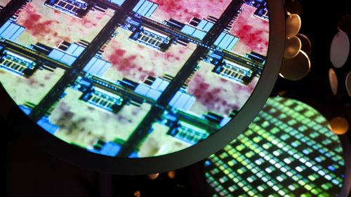 Se muestra una oblea electrónica en el Museo de Innovación TSMC en Hsinchu, Taiwán, en 2024.