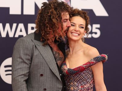 Adam Hyde (Keli Holiday) and Abbie Chatfield attends the 2025 ARIA Awards at Hordern Pavilion at Hordern Pavilion on November 19, 2025 in Sydney, Australia