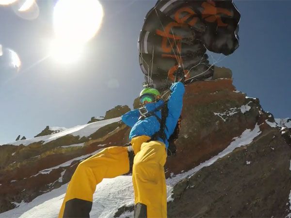 Daredevil stuns with ski Base jump