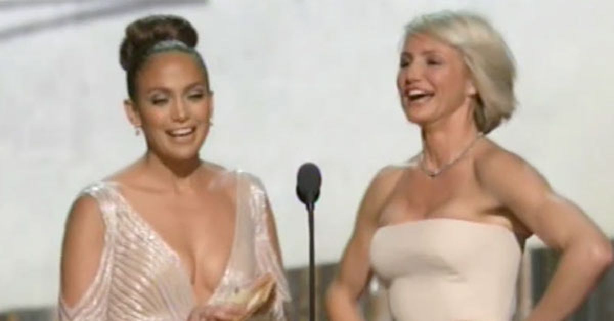 Video: Did Jennifer Lopez have a nipple slip on the Oscars red carpet? -  9Celebrity