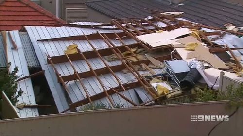 Parts of South Australia have been lashed by a strong wind storm that tore roofs from buildings and brought down trees.