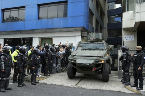 A military vehicle transports former Ecuadorian Vice President Jorge Glas 