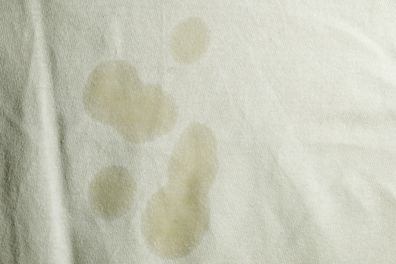 Wash clothes with oil stains