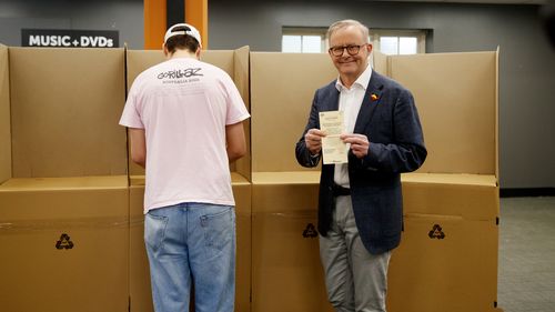 Anthony Albanese votes in the referendum