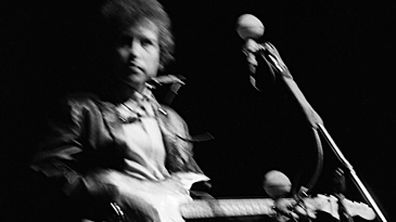 Bob Dylan at folk festival (Getty)