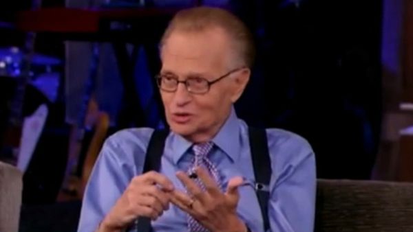 Tributes pour in for legendary talk show host Larry King