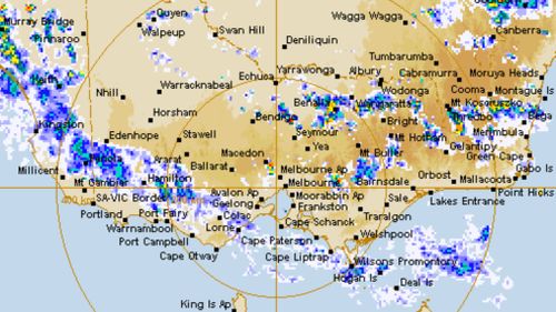 Powerful thunderstorms expected to lash balmy Melbourne 