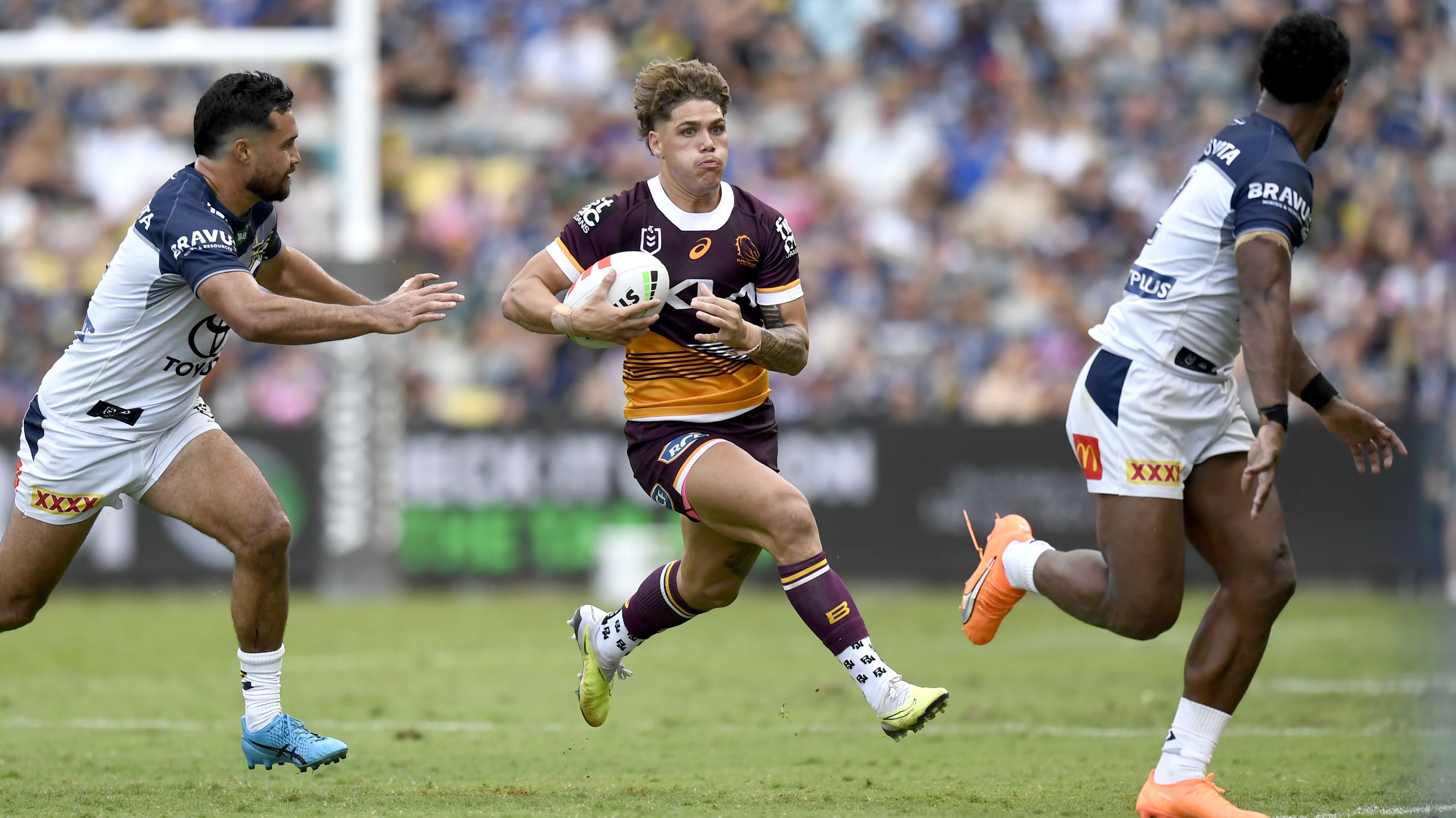 LIVE: Walsh dazzles as Broncos outclass Cowboys