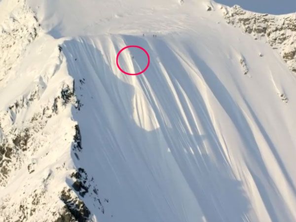 Ian MacIntosh comes unstuck skiing in Alaska before falling over 500m. (Supplied)