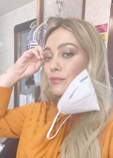 Hilary Duff back at work filming Season 7 of Younger