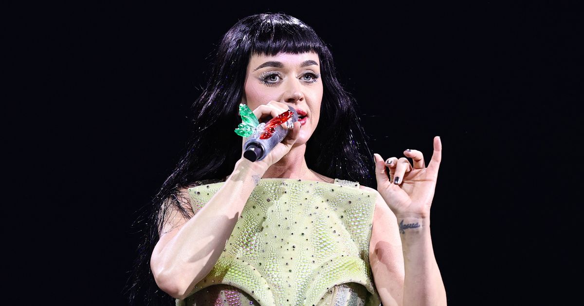 Katy Perry issues apology to 1.7 million Aussies