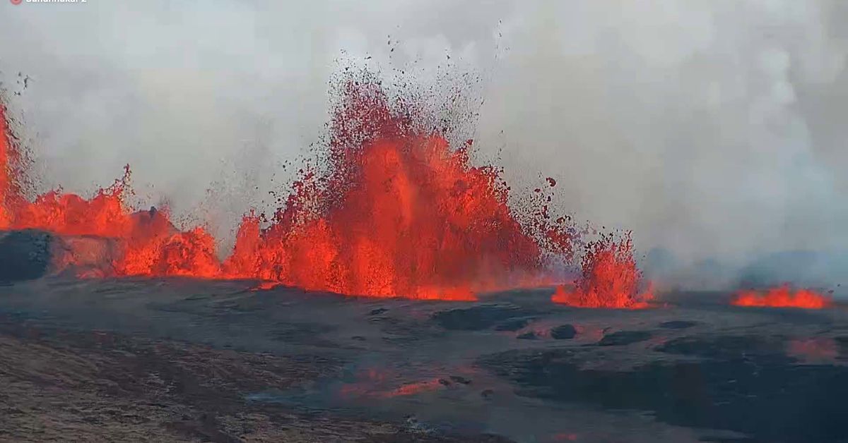 由于格林达维克附近的火山爆发，蓝色泻湖已被疏散