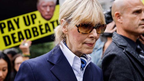 E Jean Carroll, Donald Trump tarafından iftiraya uğradıktan sonra büyük bir tazminatın kendisine ödenmesini bekliyor.