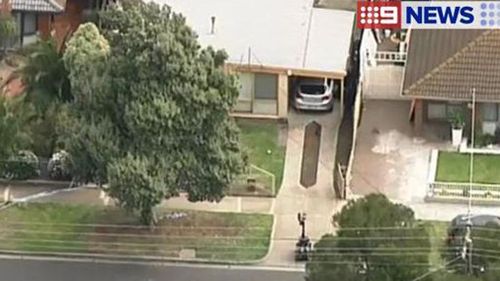 Melbourne street in lockdown as bomb squad called in to examine car