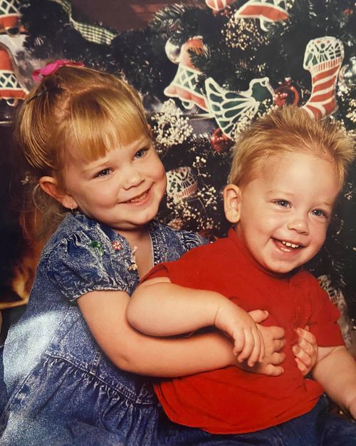 A photo taken of Samantha and Jamie Wood when they were children.