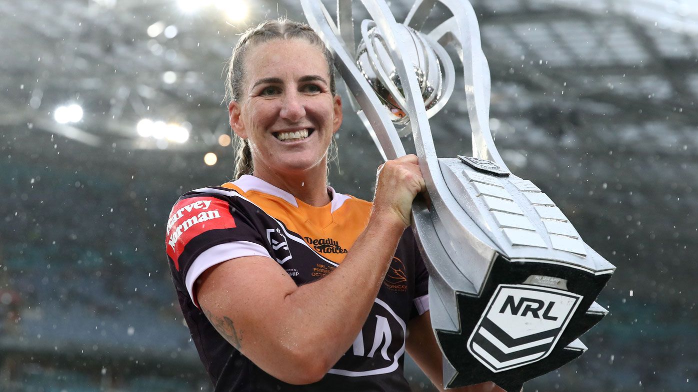 Ali Birigginshaw leads the Broncos to the third consecutive NRLW title. (Getty)