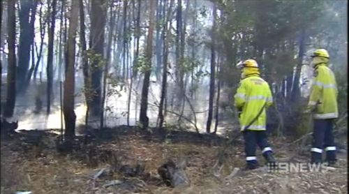 WA homes under threat after bushfire breaks containment lines