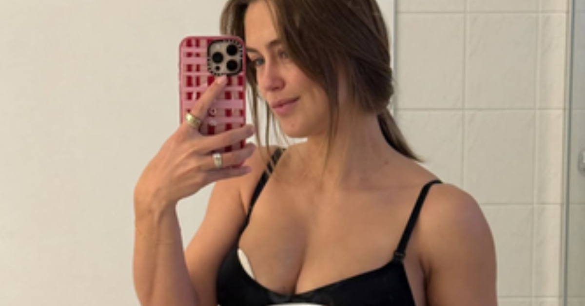 Influencer Steph Claire Smith shares raw postpartum journey message