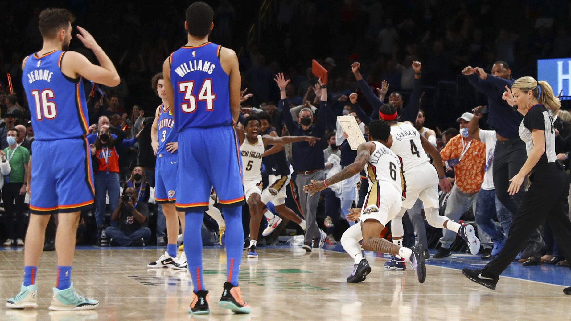 Devonte' Graham's buzzer beater lifts Pelicans to miracle win over Thunder;  see video, Pelicans