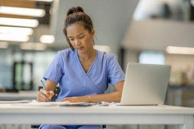 17. 卫生保健和社会援助