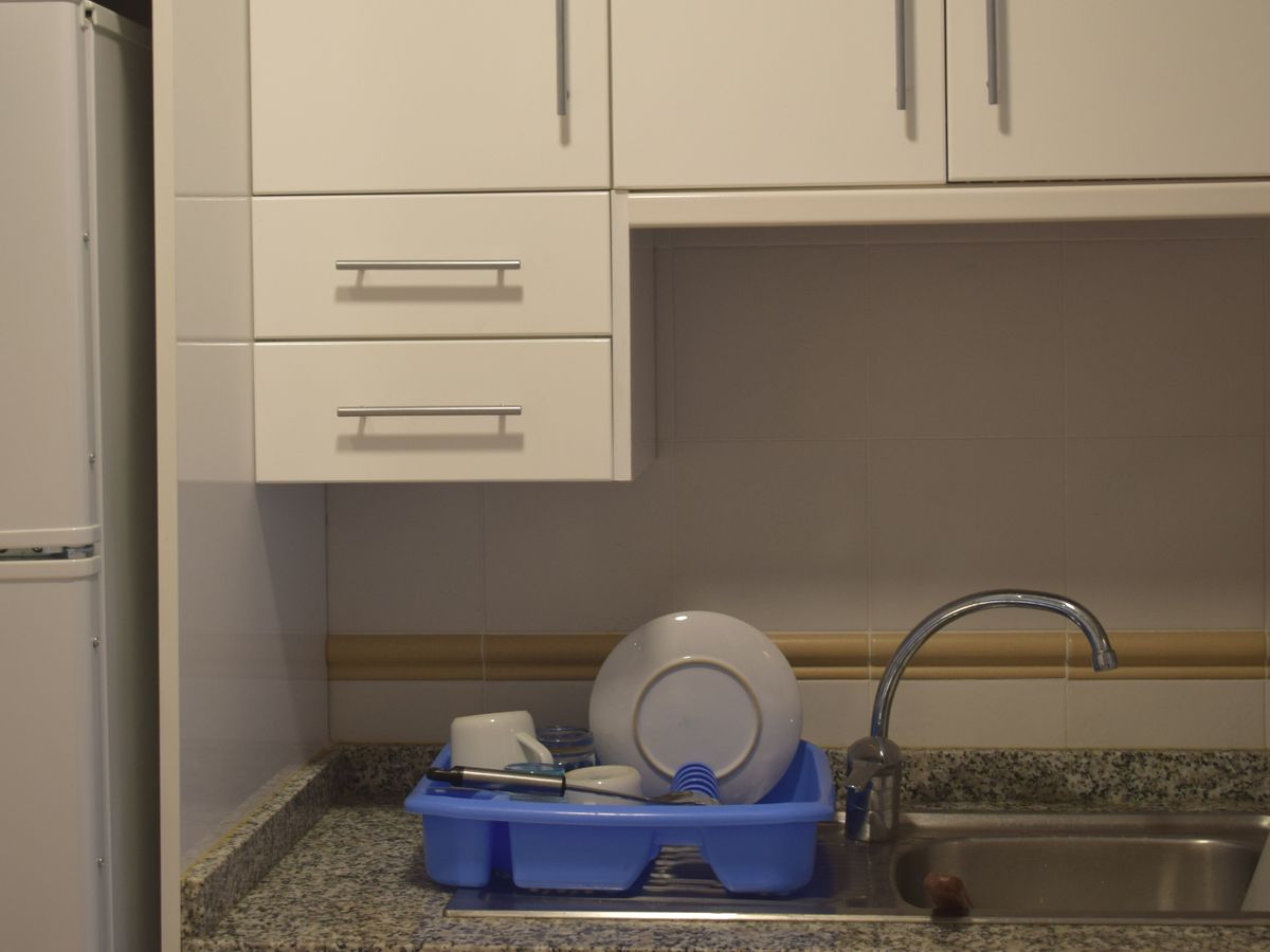 Can'T Seem to Keep Kitchen Clean Without a Dishwasher? Try These Hacks!