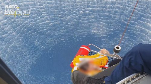 Les sauveteurs de vols de sauvetage ont raconté le soulagement qu'ils ont ressenti lorsqu'ils ont vu les passagers d'un avion léger s'écraser leur donner le "pouces vers le haut" des eaux au large de la Sunshine Coast du Queensland.