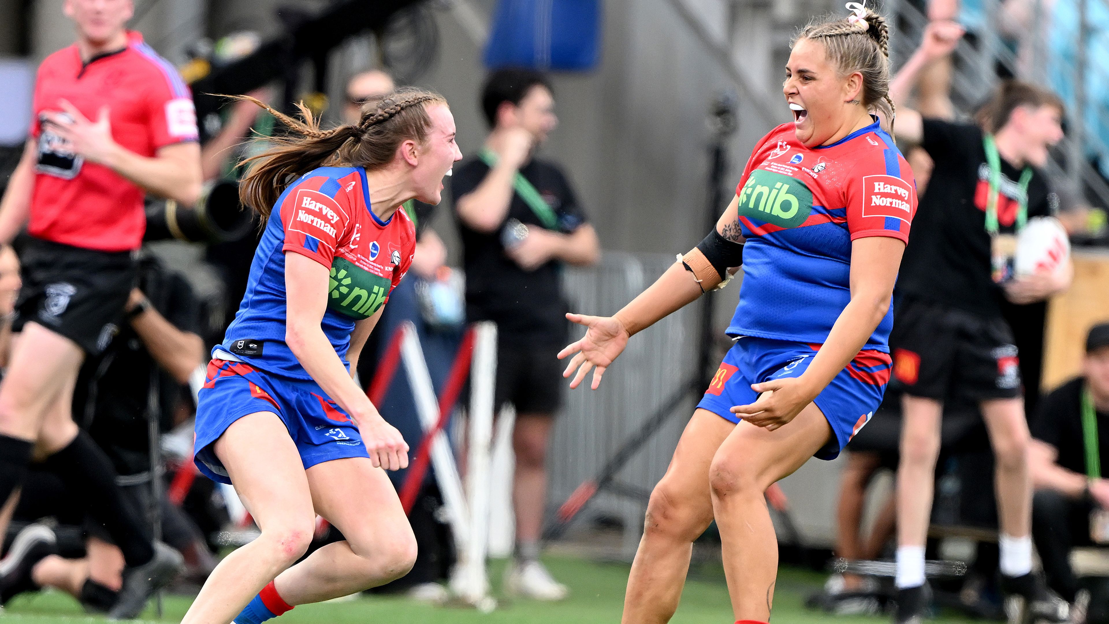 Tamika Upton of the Knights celebrates after scoring a try during the 2023 NRLW Grand Final match between Newcastle Knights.