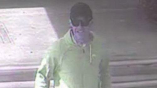 Police believe this man can assist with their inquiries. (Victoria Police)