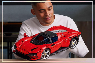 9PR: LEGO Technic Ferrari Daytona SP3 Building Kit