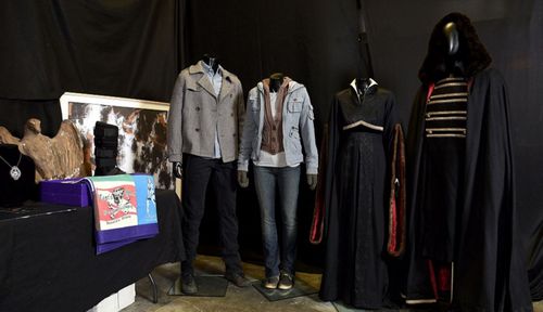 Vampire fans set to sink teeth into 'Twilight' auction