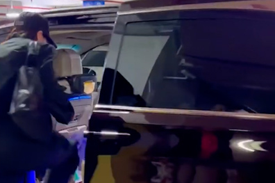 Jessie J hospitalised after hitting head on car roof