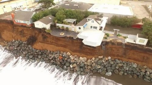 Rapidly eroding cliff threatens Californian clifftop homes