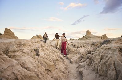 Uncover a starkly beautiful landscape of ancient dry lake basins and sand formations in Mungo National Park. Home to Mungo Woman and Mungo Man, this area of NSW is rich with Aboriginal history and is of great significance to the local indigenous people.