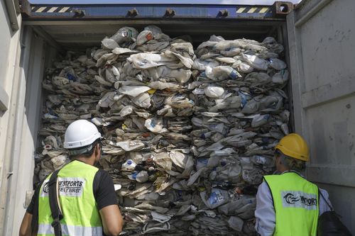 Malaysia will ship 450 metric tons of contaminated plastic waste back to the countries of origin said Yeo Bee Yin today on 28 May. The waste came from Australia, US, Canada, Saudi Arabia, Japan, China, Spain and Bangladesh.  