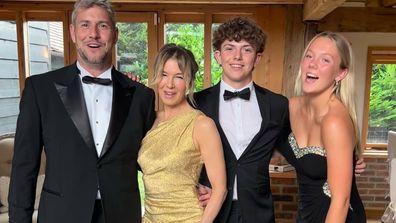 Renee Zellweger and Ant Anstead family photo