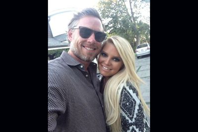 Aww. The adorable couple posing for a cute selfie.<br/><br/>(Image: Twitter/Jessica Simpson)