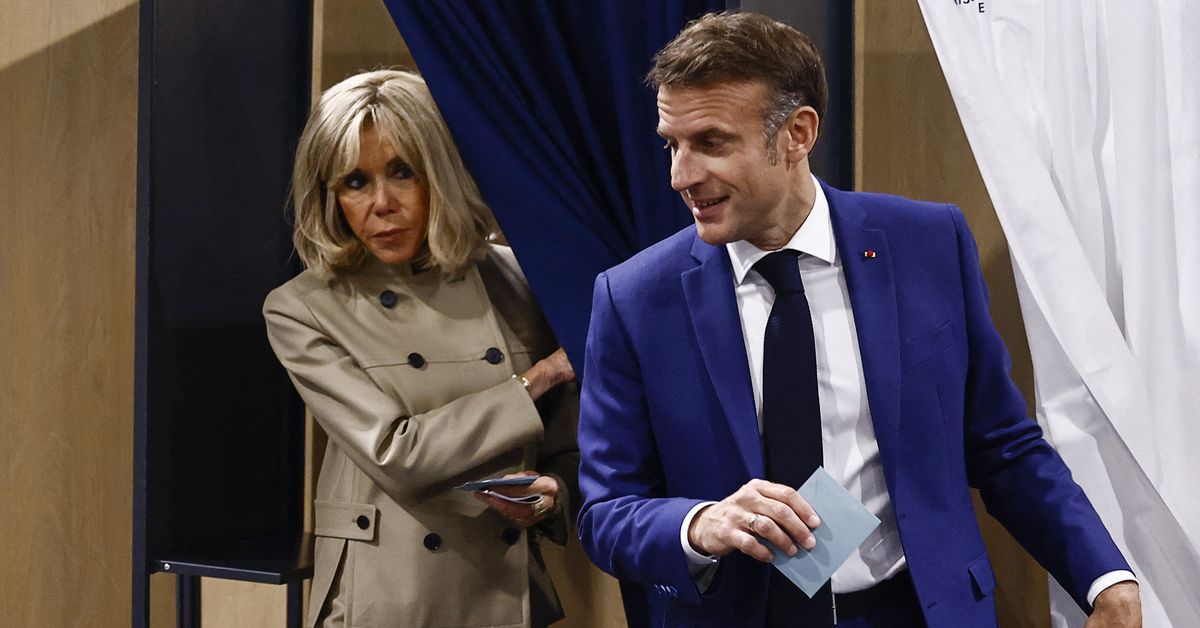 Far-right surges in France as world watches vital election