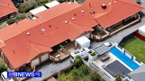 A polícia diz que agora está tratando o desaparecimento de um homem em Perth como suspeito e temem que ele possa estar morto. Uma semana de uma semana de uma unidade no subúrbio de Attadale, bem como novas informações, liderou os detetives de homicídios a investigar se o jogo sujo está envolvido no CAE de Jayden Selfe, 33 anos.