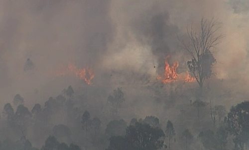 Both lanes of the Warrego Highway remain closed to traffic with drivers urged to avoid the area. 