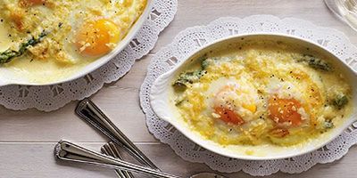 <a href="http://kitchen.nine.com.au/2016/05/19/12/50/baked-egg-and-asparagus-gratins" target="_top">Baked egg and asparagus gratins</a>