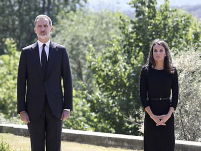 King and Queen of Spain pay tribute to coronavirus victims.