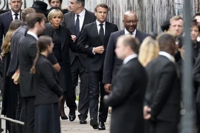 World leaders arrive for funeral