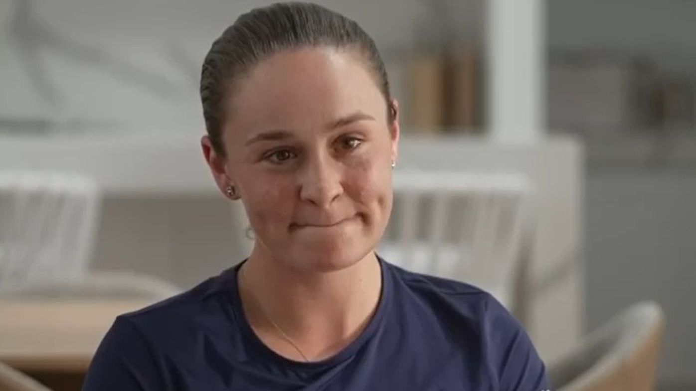 World No.1 Ash Barty announces bombshell retirement from tennis at age 25