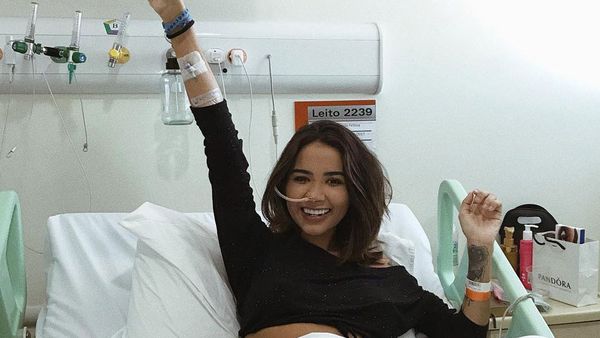 Brazilian model Nara Almeida shared her battle with stomach cancer to her social media followers