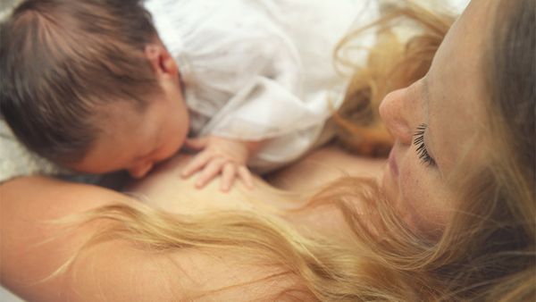 Breast friends: breastfeeding is not always easy, so follow our helpful guide. Image: Getty