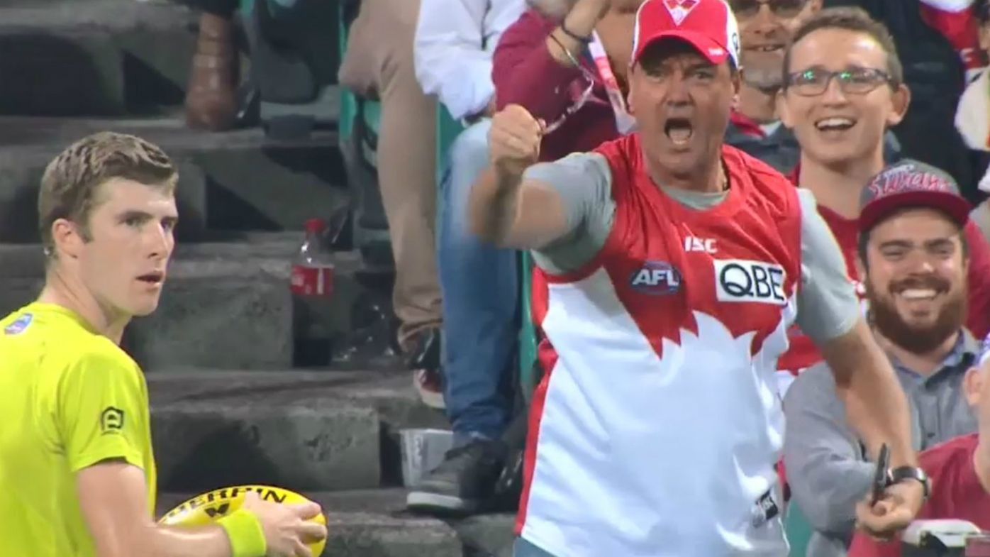 Swans fan comically sprays umpire, has commentators in stitches 