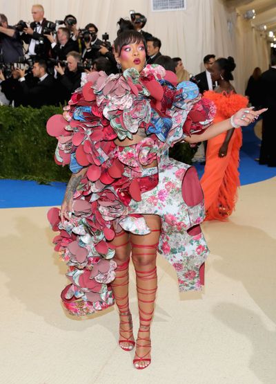 Rihanna in&nbsp;Comme des Gar&ccedil;ons at the 2017 Met Gala-Rei Kawakubo/Comme des Gar&ccedil;ons: Art of the In-Between