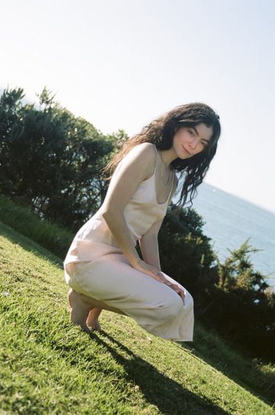 Lorde announces Solar Power tour