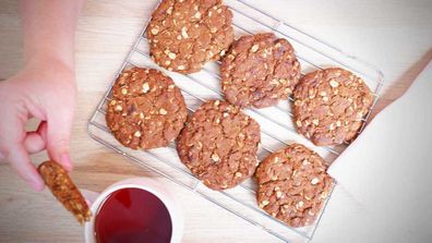 Perfect ANZAC biscuits, a time-honoured tradition