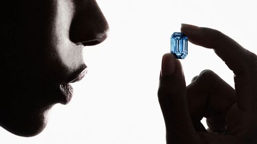 Vivid Blue Diamond largest ever to be auctioned by Sothby's in April in Hong Kong